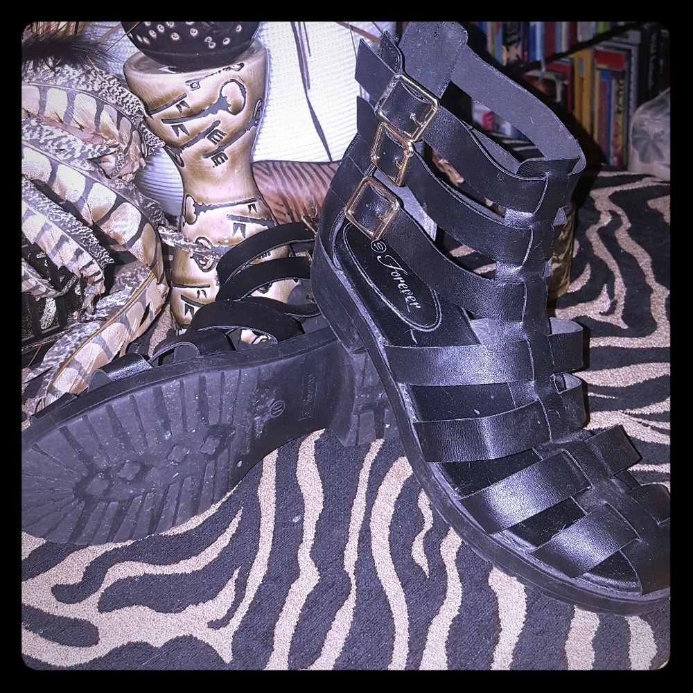 Trendy 3 buckle zip back sandal. Gently worn